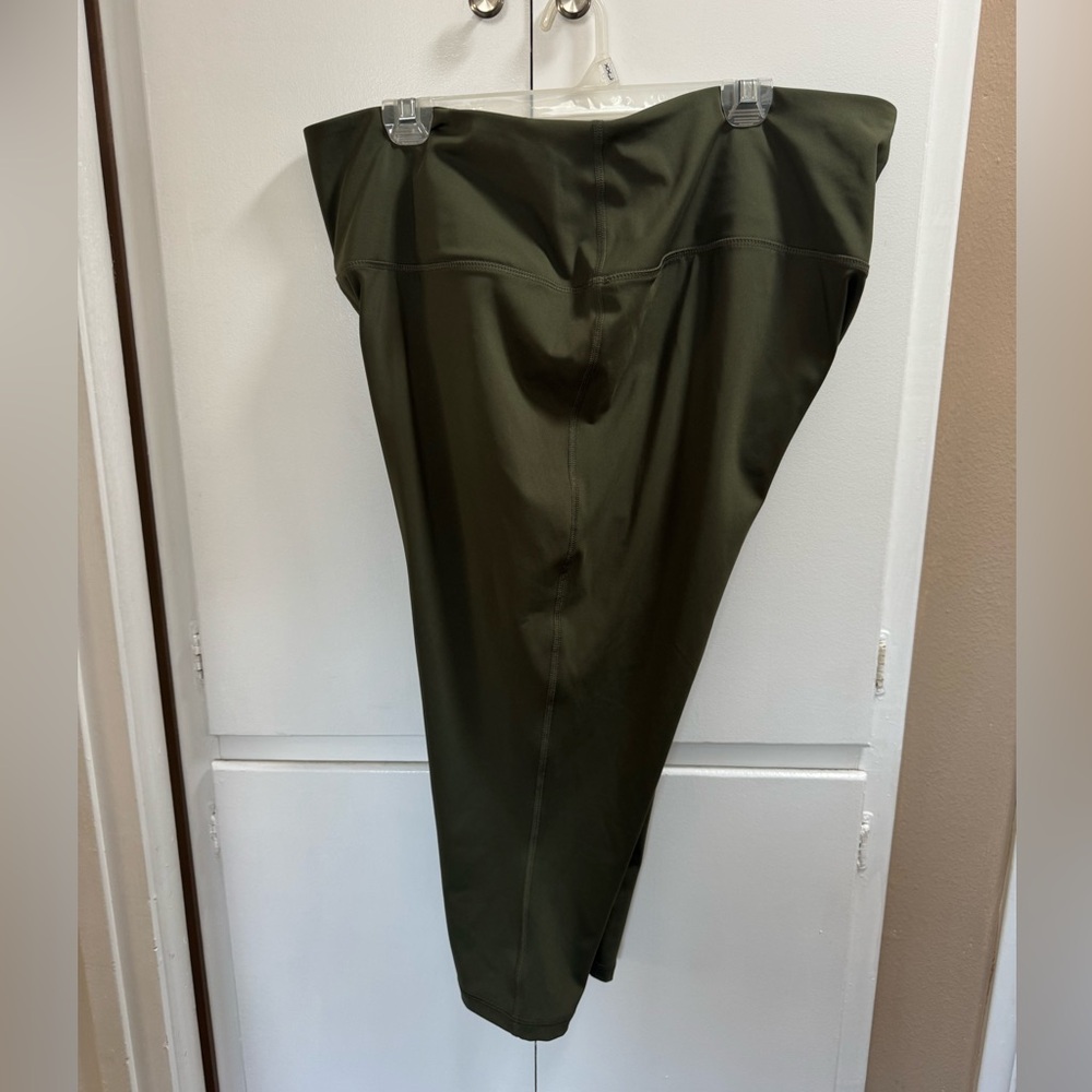 Amazon Essentials Olive Green High-Waist Cropped Leggings 3X